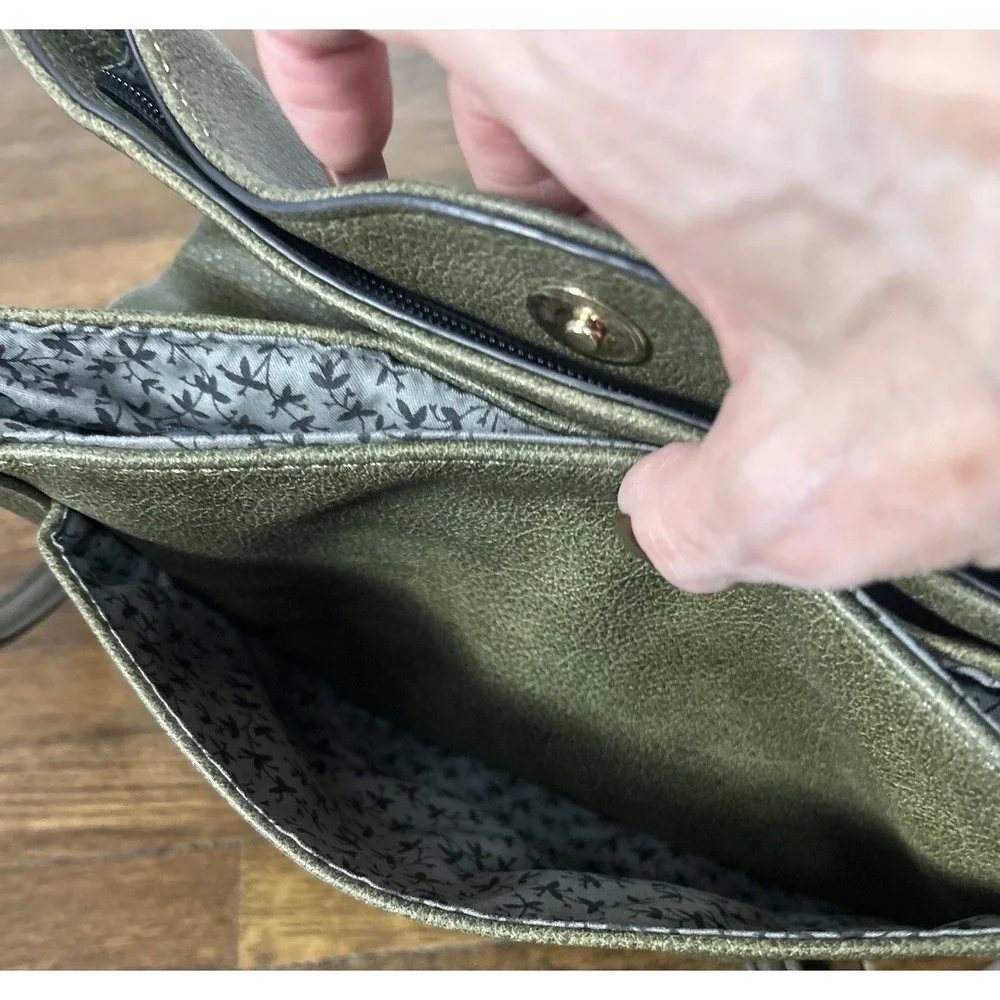 Moda Luxe‎ Fold over Women's Green Faux Leather Crossbody Purse Adjustable Strap